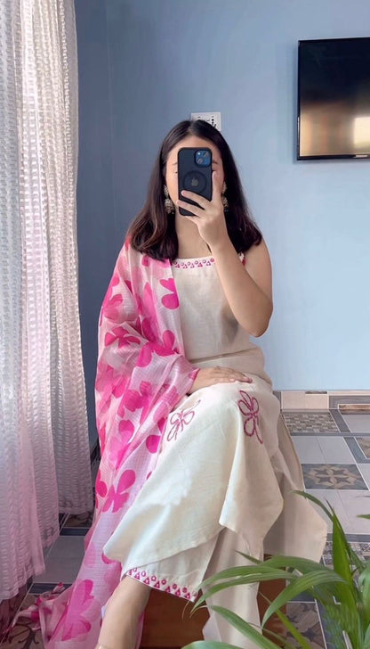 Elegant Off-White Floral Kurta Set with Printed Dupatta