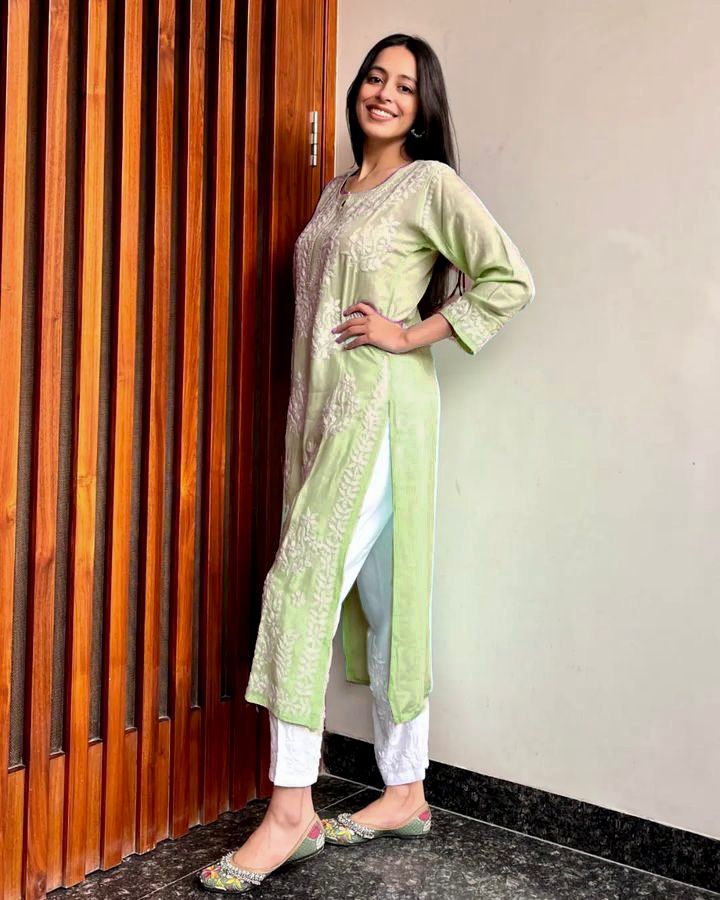 Authentic Hand-Embroidered Chikankari Kurti Set